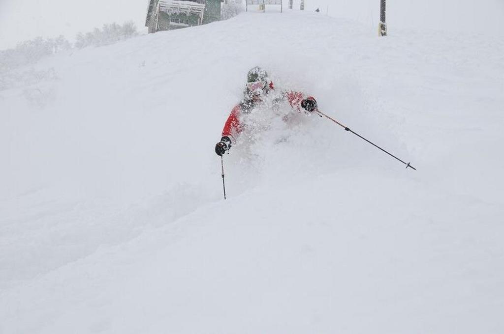 Hotel Niseko Alpen Kutchan Exteriör bild